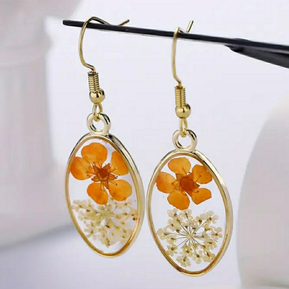 NEW! Elegant Gold and Orange Floral Earrings